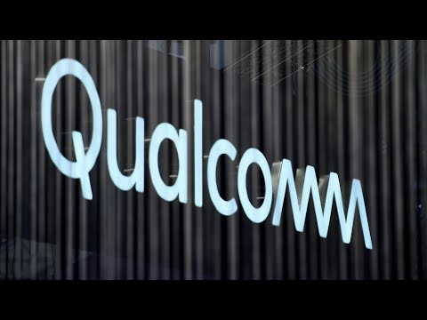 Qualcomm Slumps as Smartphone Weakness Persists