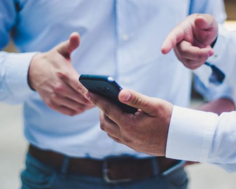 Best financial apps to stay updated on economic events like a billionaire Best financial apps to stay updated on economic events like a billionaire